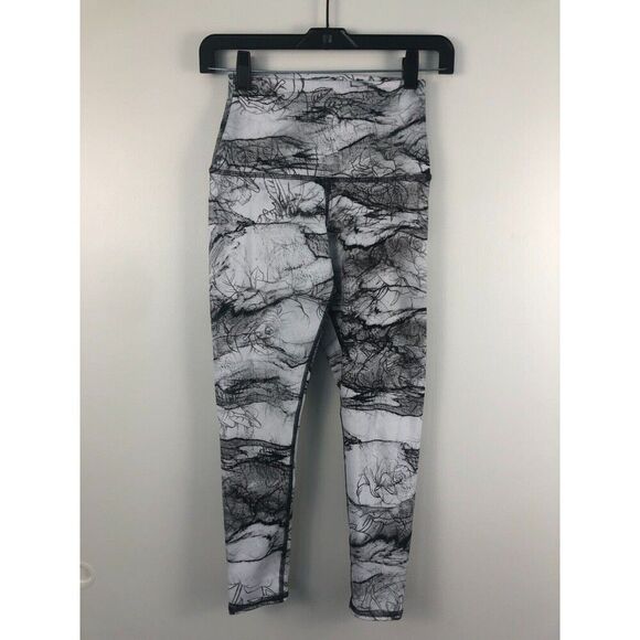 Evolution and Creation Yoga Pants Legging Women’s S Gray & White Roses & Thorns - Picture 1 of 9